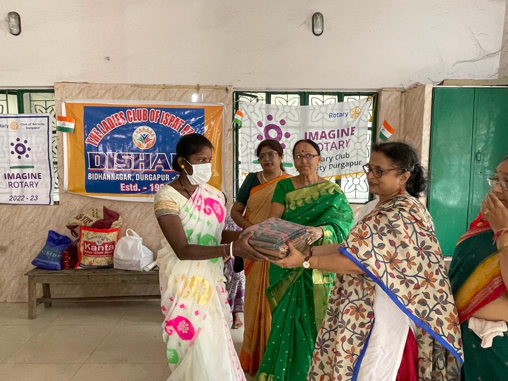 Saree Distribution to the needy women @ Independence Day_15.08.2022