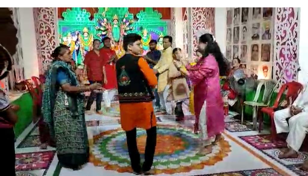 R C Asansol Green City organised a“Garba Dance” program with Rotary family at Mahabir Asathan Puja Pandal during Durga Puja.