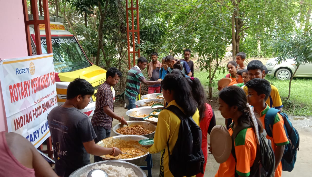 Distribution of nutritious cooked food